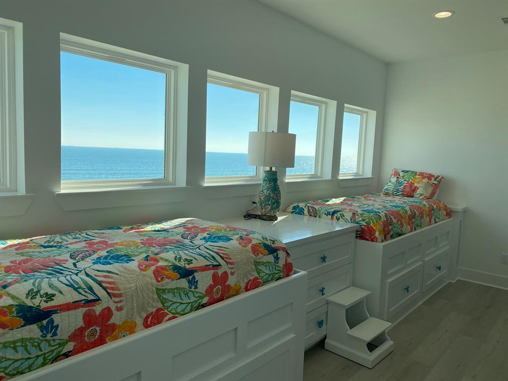 2798 2 Tradewind Lane, Crystal Beach, Texas 77650, 3 Bedrooms Bedrooms, 6 Rooms Rooms,2 BathroomsBathrooms,Single-family,For Sale,Tradewind,73835627