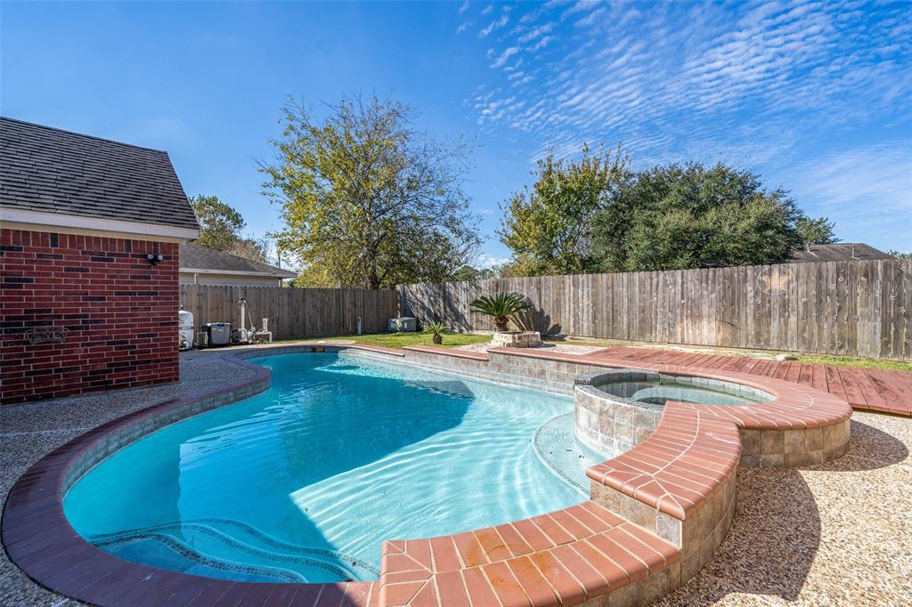 2604 2 Briarglen Drive, Pearland, Texas 77581, 4 Bedrooms Bedrooms, 4 Rooms Rooms,3 BathroomsBathrooms,Single-family,For Sale,Briarglen,19052202