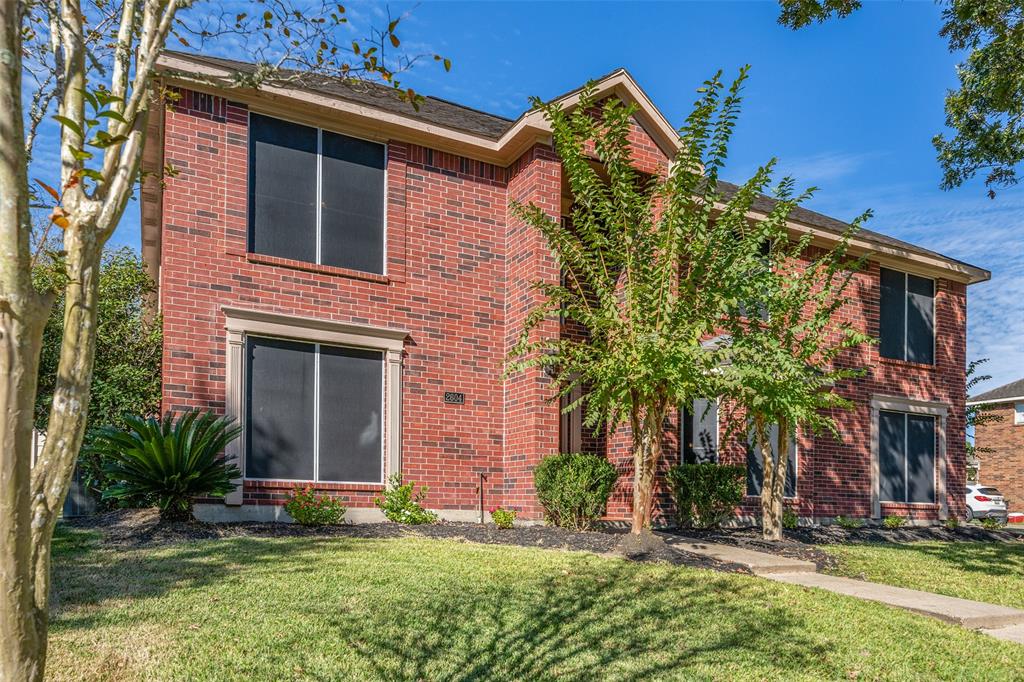 2604 2 Briarglen Drive, Pearland, Texas 77581, 4 Bedrooms Bedrooms, 4 Rooms Rooms,3 BathroomsBathrooms,Single-family,For Sale,Briarglen,19052202