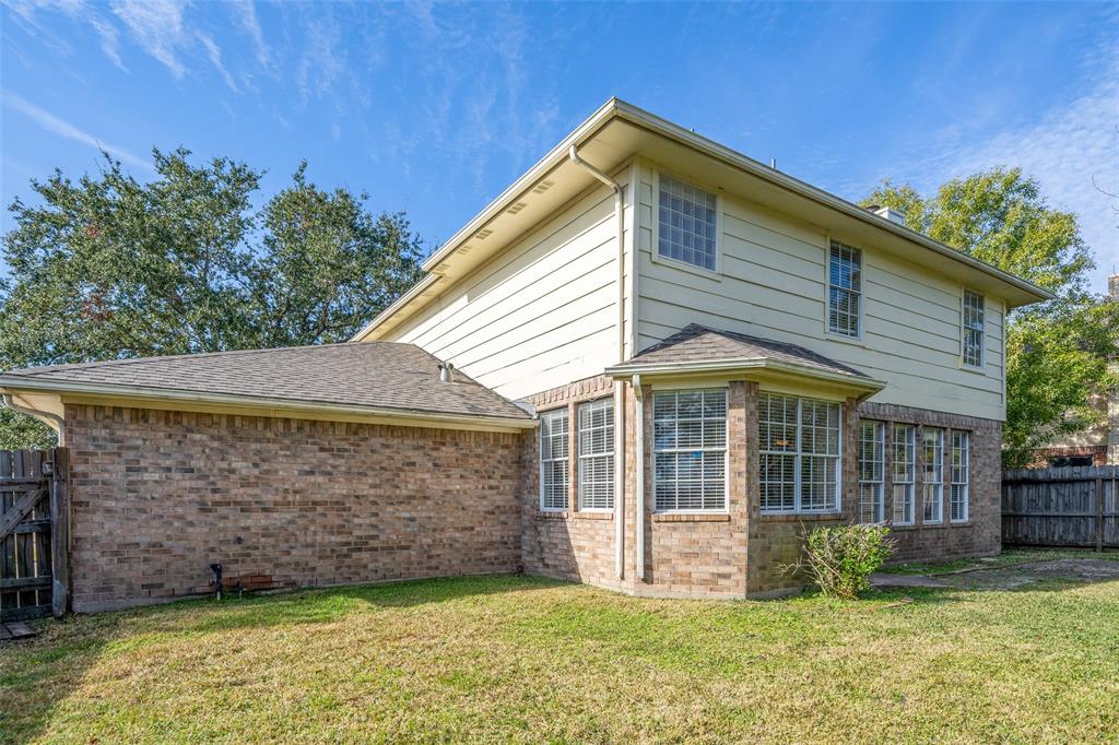 1601 2 Oak Trace Court, Pearland, Texas 77581, 4 Bedrooms Bedrooms, 4 Rooms Rooms,2 BathroomsBathrooms,Single-family,For Sale,Oak Trace,20953411