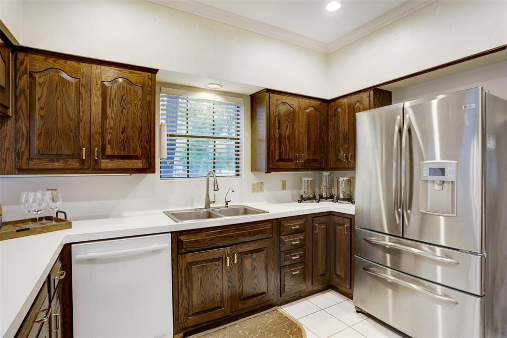 11747 2 Taylorcrest Road, Bunker Hill Village, Texas 77024, 5 Bedrooms Bedrooms, 14 Rooms Rooms,3 BathroomsBathrooms,Single-family,For Sale,Taylorcrest,69152921
