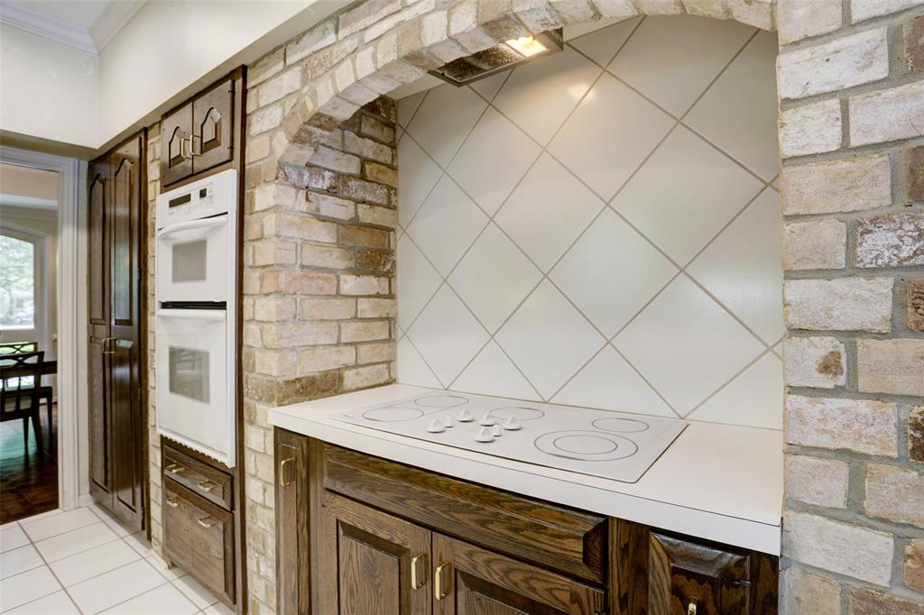 11747 2 Taylorcrest Road, Bunker Hill Village, Texas 77024, 5 Bedrooms Bedrooms, 14 Rooms Rooms,3 BathroomsBathrooms,Single-family,For Sale,Taylorcrest,69152921