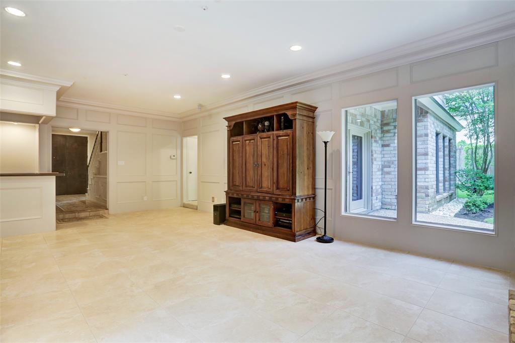 11747 2 Taylorcrest Road, Bunker Hill Village, Texas 77024, 5 Bedrooms Bedrooms, 14 Rooms Rooms,3 BathroomsBathrooms,Single-family,For Sale,Taylorcrest,69152921