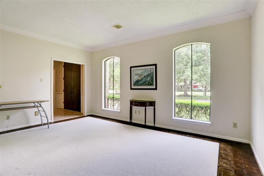 11747 2 Taylorcrest Road, Bunker Hill Village, Texas 77024, 5 Bedrooms Bedrooms, 14 Rooms Rooms,3 BathroomsBathrooms,Single-family,For Sale,Taylorcrest,69152921