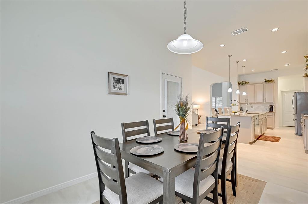 2107 2 Pearl Bay Court, Pearland, Texas 77584, 4 Bedrooms Bedrooms, 11 Rooms Rooms,3 BathroomsBathrooms,Single-family,For Sale,Pearl Bay,54498089