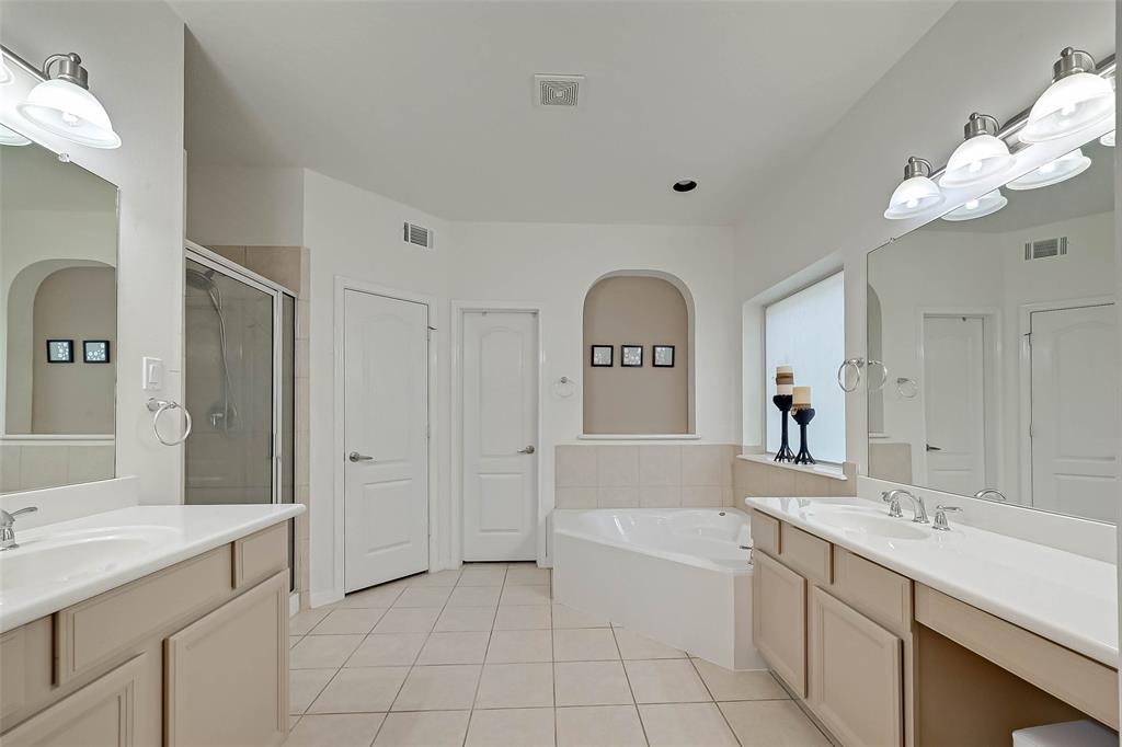 2107 2 Pearl Bay Court, Pearland, Texas 77584, 4 Bedrooms Bedrooms, 11 Rooms Rooms,3 BathroomsBathrooms,Single-family,For Sale,Pearl Bay,54498089