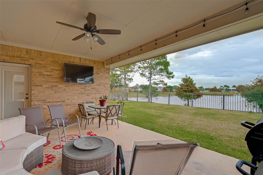 2107 2 Pearl Bay Court, Pearland, Texas 77584, 4 Bedrooms Bedrooms, 11 Rooms Rooms,3 BathroomsBathrooms,Single-family,For Sale,Pearl Bay,54498089
