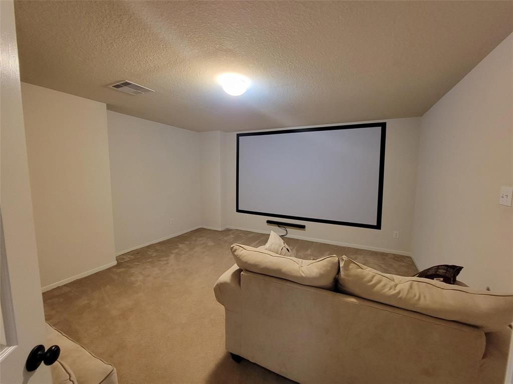 20427 2 Jasmine Leaf Trail, Humble, Texas 77338, 5 Bedrooms Bedrooms, 17 Rooms Rooms,3 BathroomsBathrooms,Single-family,For Sale,Jasmine Leaf,71844242