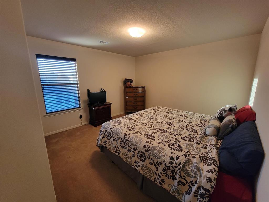 20427 2 Jasmine Leaf Trail, Humble, Texas 77338, 5 Bedrooms Bedrooms, 17 Rooms Rooms,3 BathroomsBathrooms,Single-family,For Sale,Jasmine Leaf,71844242