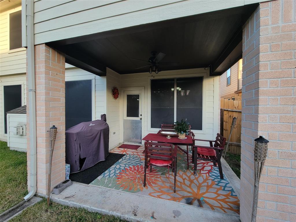 20427 2 Jasmine Leaf Trail, Humble, Texas 77338, 5 Bedrooms Bedrooms, 17 Rooms Rooms,3 BathroomsBathrooms,Single-family,For Sale,Jasmine Leaf,71844242
