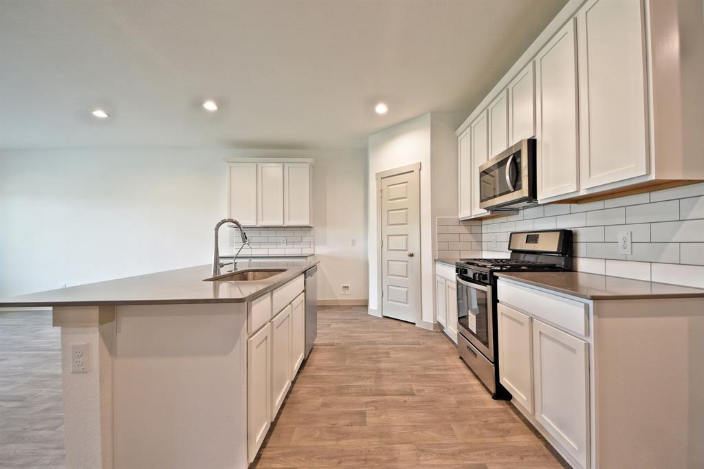 8223 2 Buck Lane, Rosharon, Texas 77583, 4 Bedrooms Bedrooms, 13 Rooms Rooms,3 BathroomsBathrooms,Single-family,For Sale,Buck,63837442