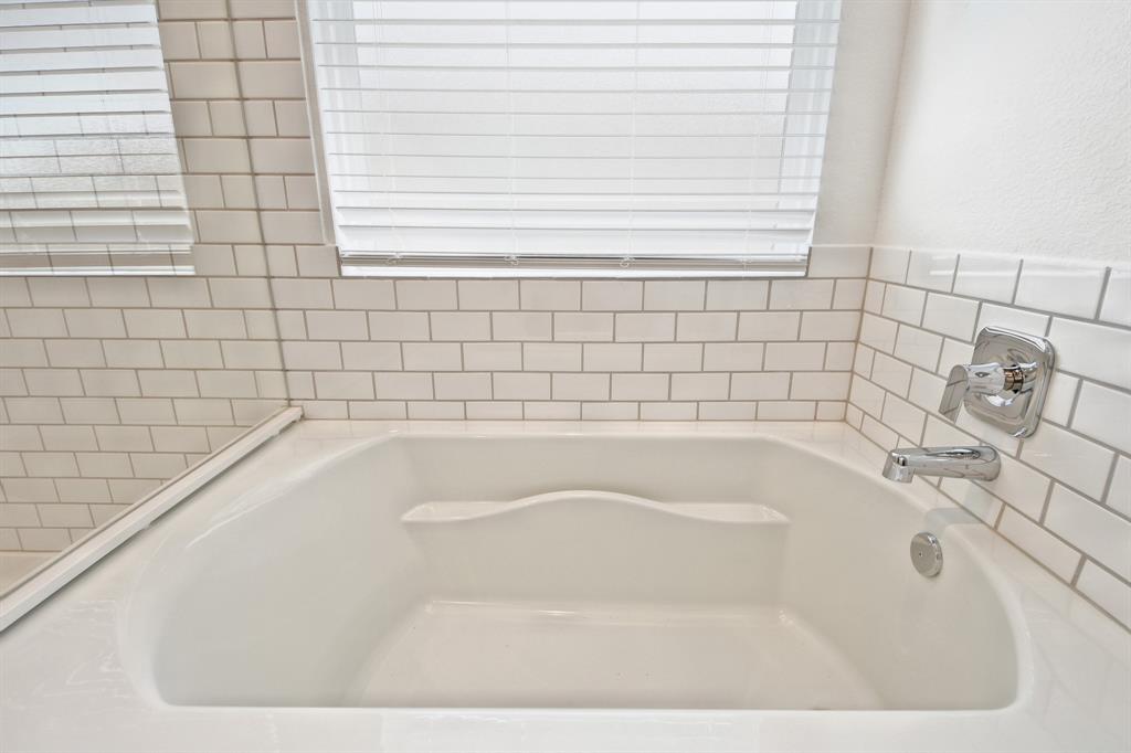 8223 2 Buck Lane, Rosharon, Texas 77583, 4 Bedrooms Bedrooms, 13 Rooms Rooms,3 BathroomsBathrooms,Single-family,For Sale,Buck,63837442