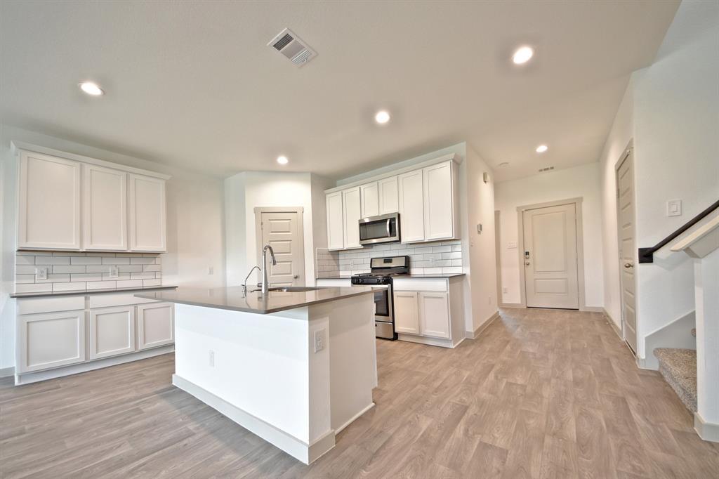 8223 2 Buck Lane, Rosharon, Texas 77583, 4 Bedrooms Bedrooms, 13 Rooms Rooms,3 BathroomsBathrooms,Single-family,For Sale,Buck,63837442