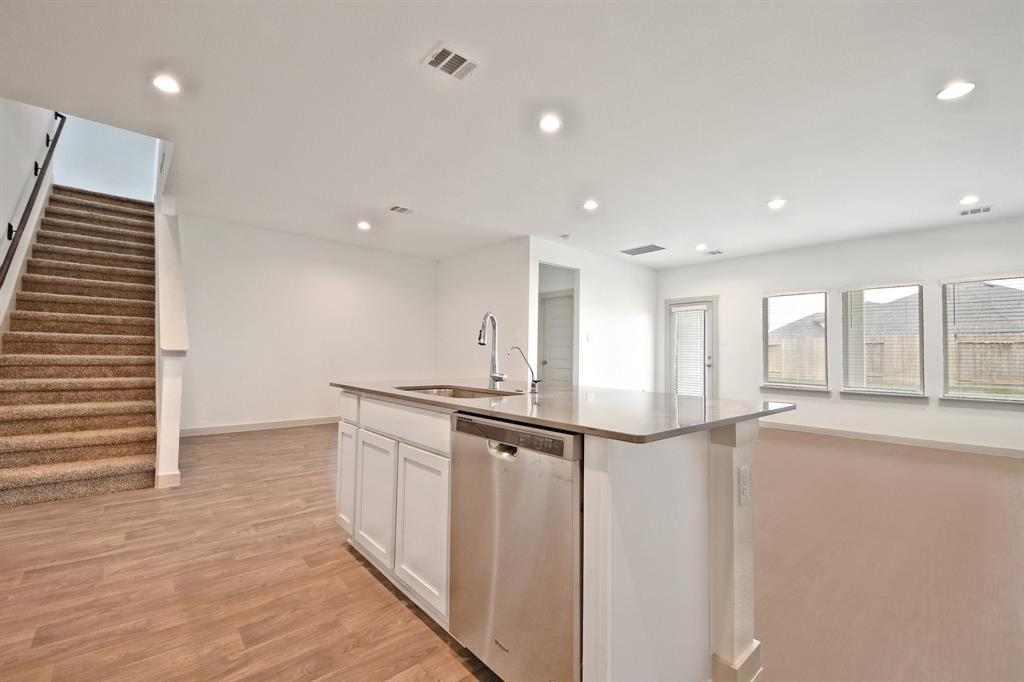 8223 2 Buck Lane, Rosharon, Texas 77583, 4 Bedrooms Bedrooms, 13 Rooms Rooms,3 BathroomsBathrooms,Single-family,For Sale,Buck,63837442