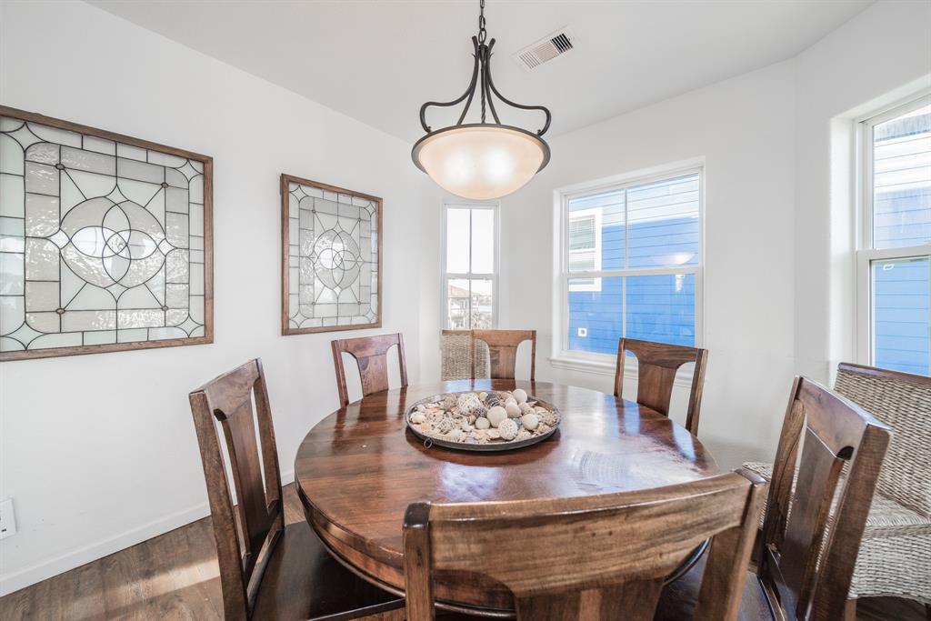 11207 2 Bernice Drive, Galveston, Texas 77554, 5 Bedrooms Bedrooms, 8 Rooms Rooms,3 BathroomsBathrooms,Single-family,For Sale,Bernice,56990668