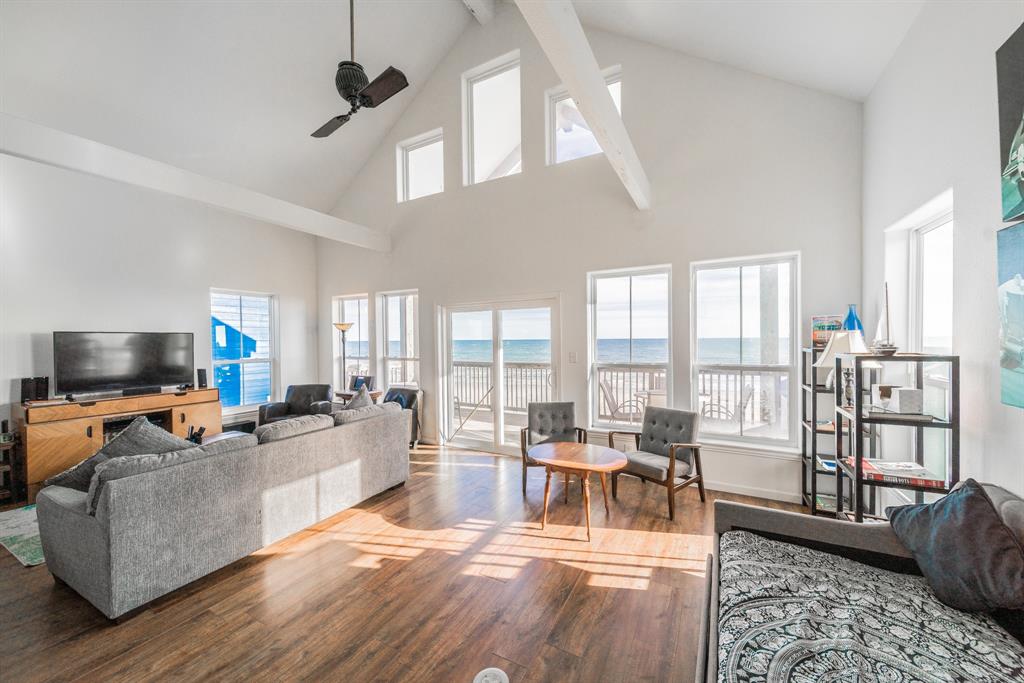 11207 2 Bernice Drive, Galveston, Texas 77554, 5 Bedrooms Bedrooms, 8 Rooms Rooms,3 BathroomsBathrooms,Single-family,For Sale,Bernice,56990668