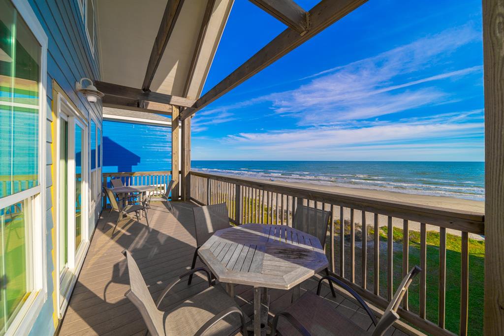 11207 2 Bernice Drive, Galveston, Texas 77554, 5 Bedrooms Bedrooms, 8 Rooms Rooms,3 BathroomsBathrooms,Single-family,For Sale,Bernice,56990668