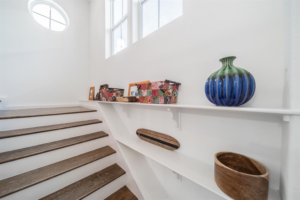 11207 2 Bernice Drive, Galveston, Texas 77554, 5 Bedrooms Bedrooms, 8 Rooms Rooms,3 BathroomsBathrooms,Single-family,For Sale,Bernice,56990668
