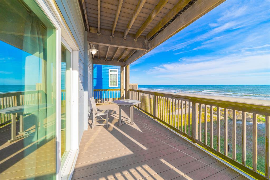 11207 2 Bernice Drive, Galveston, Texas 77554, 5 Bedrooms Bedrooms, 8 Rooms Rooms,3 BathroomsBathrooms,Single-family,For Sale,Bernice,56990668