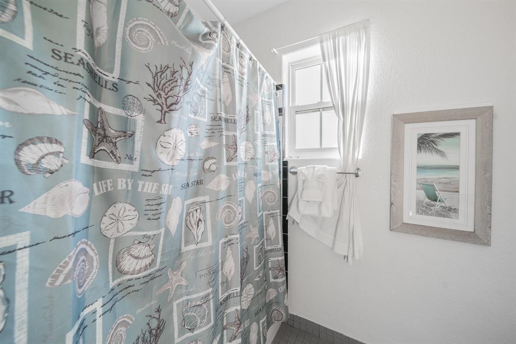 11207 2 Bernice Drive, Galveston, Texas 77554, 5 Bedrooms Bedrooms, 8 Rooms Rooms,3 BathroomsBathrooms,Single-family,For Sale,Bernice,56990668
