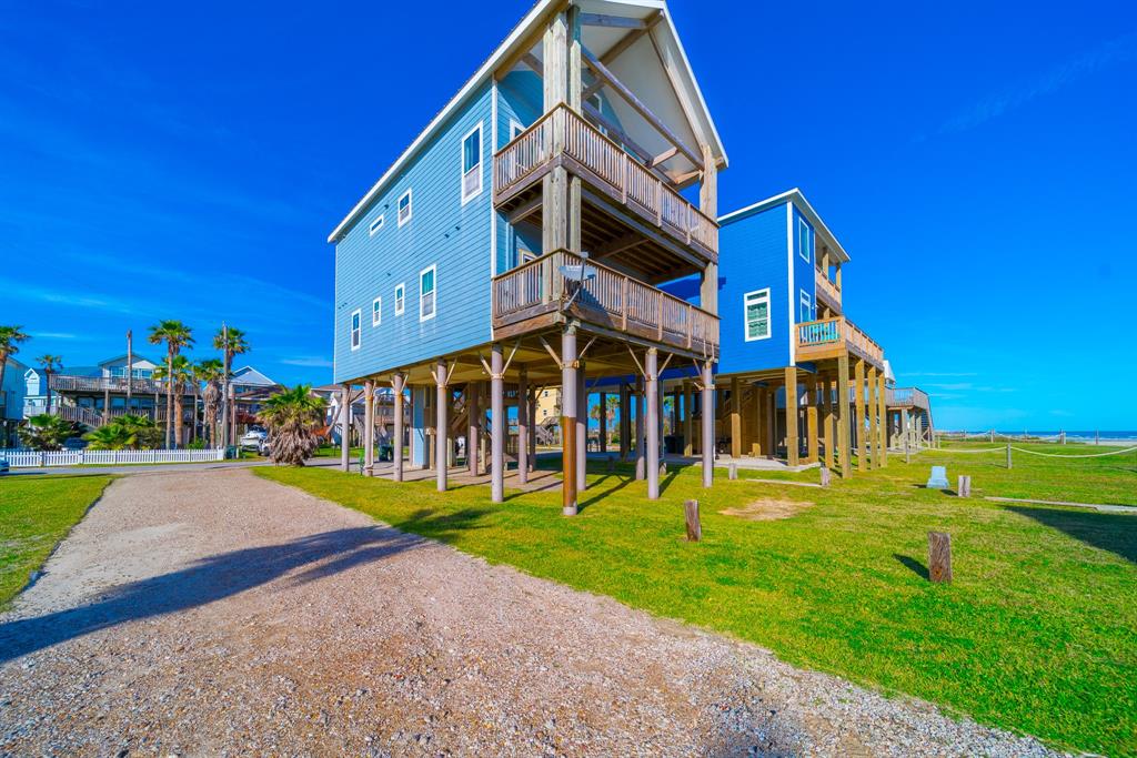 11207 2 Bernice Drive, Galveston, Texas 77554, 5 Bedrooms Bedrooms, 8 Rooms Rooms,3 BathroomsBathrooms,Single-family,For Sale,Bernice,56990668