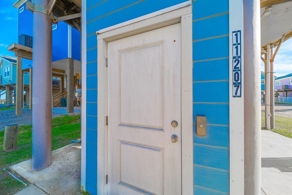 11207 2 Bernice Drive, Galveston, Texas 77554, 5 Bedrooms Bedrooms, 8 Rooms Rooms,3 BathroomsBathrooms,Single-family,For Sale,Bernice,56990668