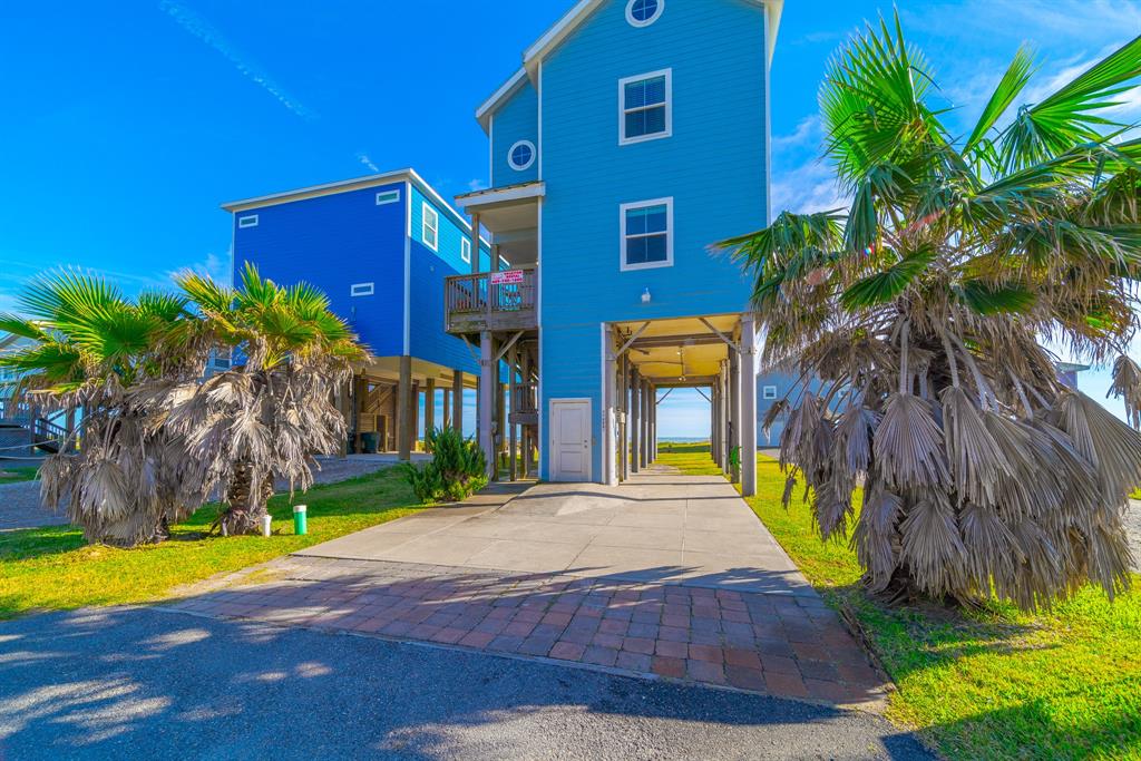 11207 2 Bernice Drive, Galveston, Texas 77554, 5 Bedrooms Bedrooms, 8 Rooms Rooms,3 BathroomsBathrooms,Single-family,For Sale,Bernice,56990668