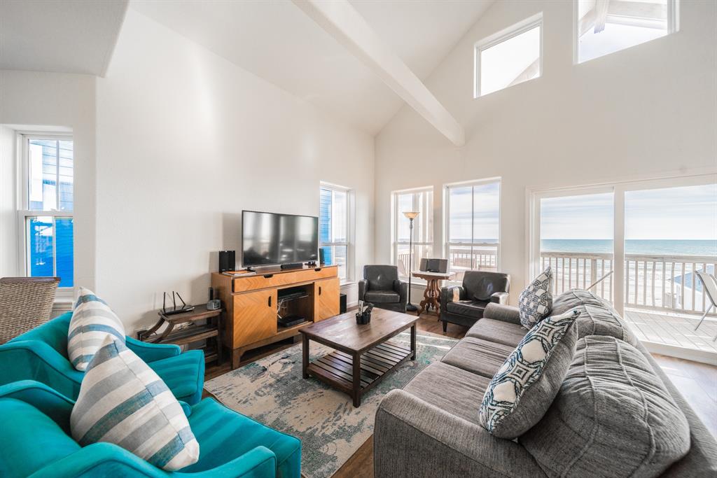11207 2 Bernice Drive, Galveston, Texas 77554, 5 Bedrooms Bedrooms, 8 Rooms Rooms,3 BathroomsBathrooms,Single-family,For Sale,Bernice,56990668