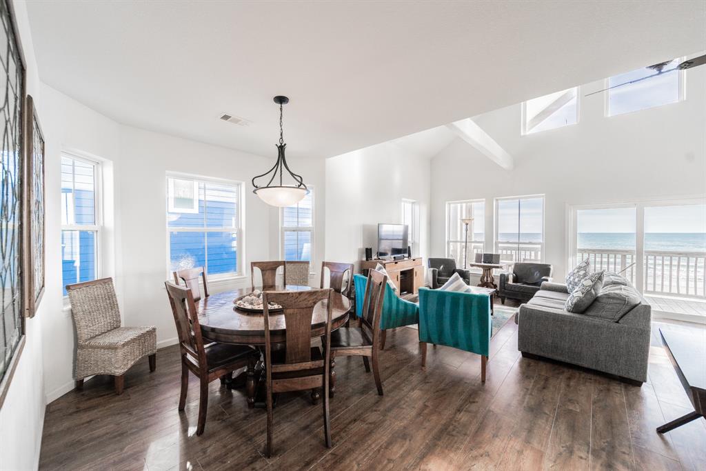 11207 2 Bernice Drive, Galveston, Texas 77554, 5 Bedrooms Bedrooms, 8 Rooms Rooms,3 BathroomsBathrooms,Single-family,For Sale,Bernice,56990668