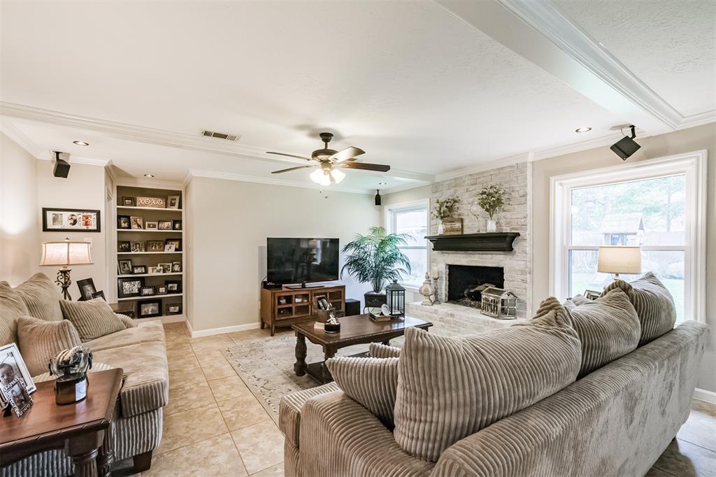 11715 2 Glenway Drive, Houston, Texas 77070, 4 Bedrooms Bedrooms, 4 Rooms Rooms,2 BathroomsBathrooms,Single-family,For Sale,Glenway,84213392