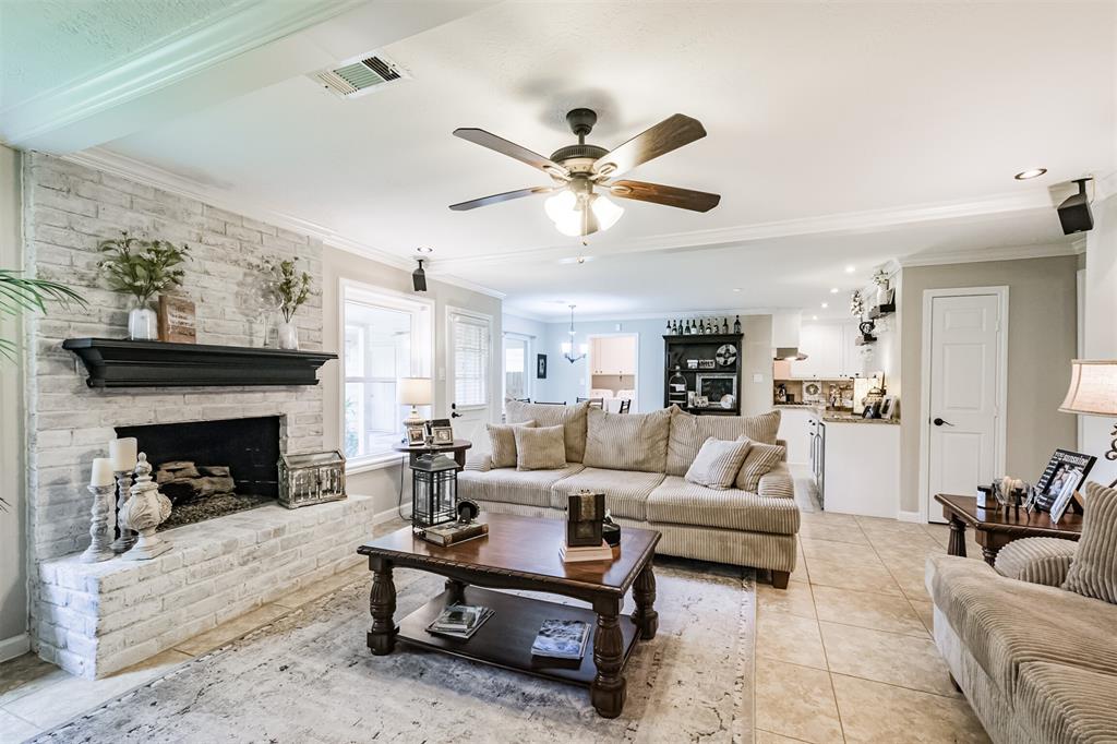 11715 2 Glenway Drive, Houston, Texas 77070, 4 Bedrooms Bedrooms, 4 Rooms Rooms,2 BathroomsBathrooms,Single-family,For Sale,Glenway,84213392