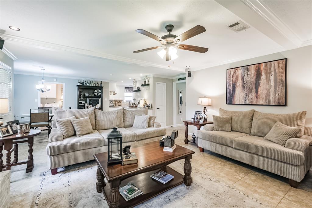 11715 2 Glenway Drive, Houston, Texas 77070, 4 Bedrooms Bedrooms, 4 Rooms Rooms,2 BathroomsBathrooms,Single-family,For Sale,Glenway,84213392