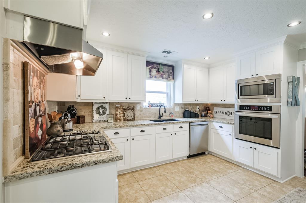 11715 2 Glenway Drive, Houston, Texas 77070, 4 Bedrooms Bedrooms, 4 Rooms Rooms,2 BathroomsBathrooms,Single-family,For Sale,Glenway,84213392