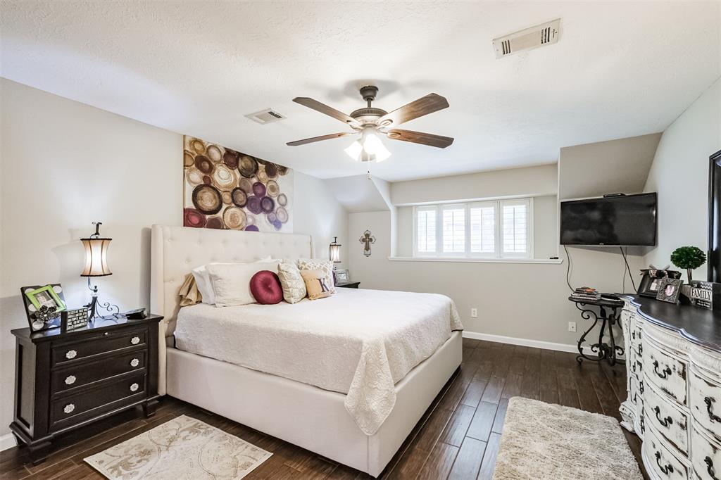 11715 2 Glenway Drive, Houston, Texas 77070, 4 Bedrooms Bedrooms, 4 Rooms Rooms,2 BathroomsBathrooms,Single-family,For Sale,Glenway,84213392