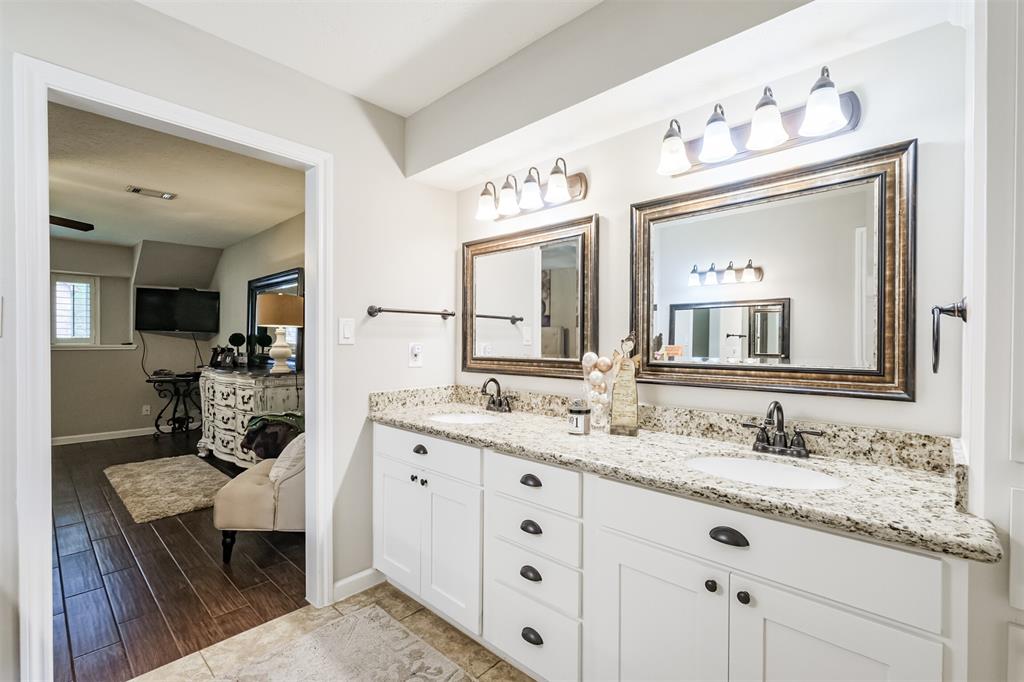 11715 2 Glenway Drive, Houston, Texas 77070, 4 Bedrooms Bedrooms, 4 Rooms Rooms,2 BathroomsBathrooms,Single-family,For Sale,Glenway,84213392