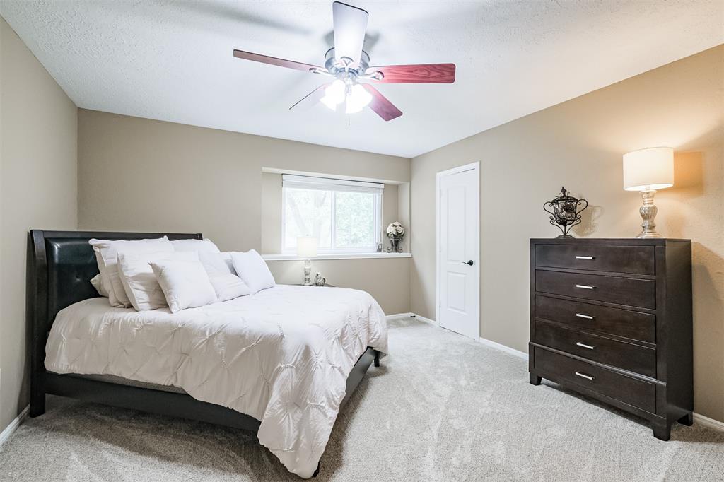 11715 2 Glenway Drive, Houston, Texas 77070, 4 Bedrooms Bedrooms, 4 Rooms Rooms,2 BathroomsBathrooms,Single-family,For Sale,Glenway,84213392