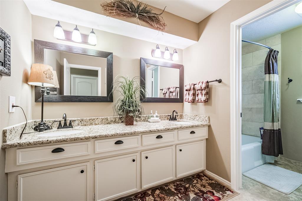 11715 2 Glenway Drive, Houston, Texas 77070, 4 Bedrooms Bedrooms, 4 Rooms Rooms,2 BathroomsBathrooms,Single-family,For Sale,Glenway,84213392