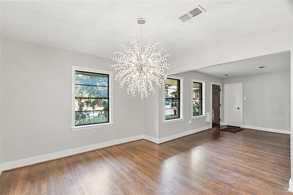 6423 1 Pineshade Lane, Houston, Texas 77008, 3 Bedrooms Bedrooms, 6 Rooms Rooms,2 BathroomsBathrooms,Single-family,For Sale,Pineshade,86186305