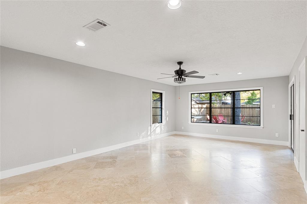 6423 1 Pineshade Lane, Houston, Texas 77008, 3 Bedrooms Bedrooms, 6 Rooms Rooms,2 BathroomsBathrooms,Single-family,For Sale,Pineshade,86186305