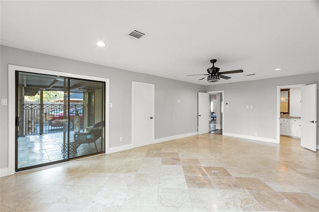 6423 1 Pineshade Lane, Houston, Texas 77008, 3 Bedrooms Bedrooms, 6 Rooms Rooms,2 BathroomsBathrooms,Single-family,For Sale,Pineshade,86186305