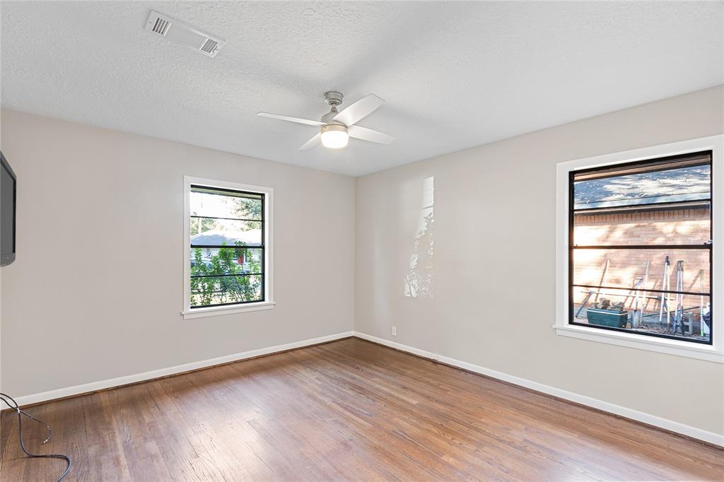 6423 1 Pineshade Lane, Houston, Texas 77008, 3 Bedrooms Bedrooms, 6 Rooms Rooms,2 BathroomsBathrooms,Single-family,For Sale,Pineshade,86186305