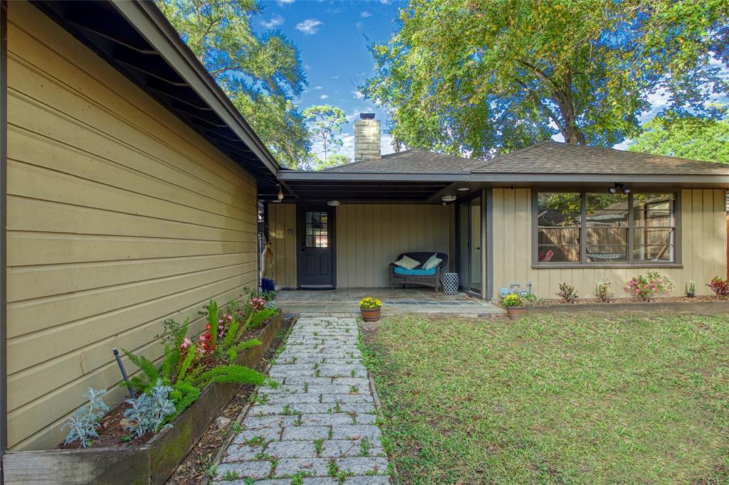 6423 1 Pineshade Lane, Houston, Texas 77008, 3 Bedrooms Bedrooms, 6 Rooms Rooms,2 BathroomsBathrooms,Single-family,For Sale,Pineshade,86186305