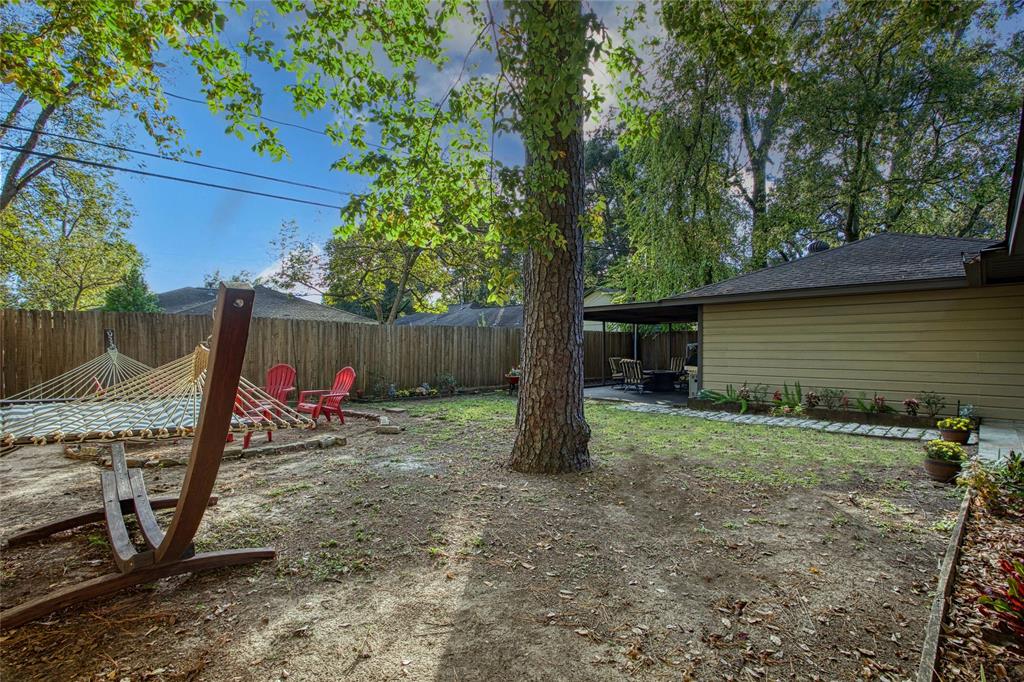 6423 1 Pineshade Lane, Houston, Texas 77008, 3 Bedrooms Bedrooms, 6 Rooms Rooms,2 BathroomsBathrooms,Single-family,For Sale,Pineshade,86186305