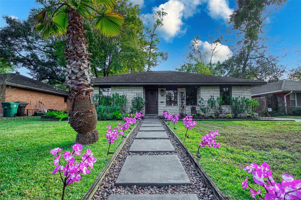 6423 1 Pineshade Lane, Houston, Texas 77008, 3 Bedrooms Bedrooms, 6 Rooms Rooms,2 BathroomsBathrooms,Single-family,For Sale,Pineshade,86186305
