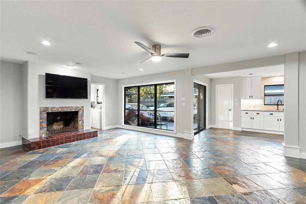 6423 1 Pineshade Lane, Houston, Texas 77008, 3 Bedrooms Bedrooms, 6 Rooms Rooms,2 BathroomsBathrooms,Single-family,For Sale,Pineshade,86186305