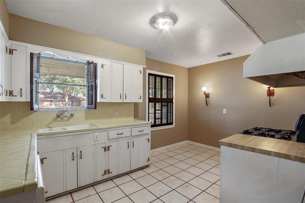 4317 1 Viking Drive, Houston, Texas 77092, 3 Bedrooms Bedrooms, 7 Rooms Rooms,1 BathroomBathrooms,Single-family,For Sale,Viking,82465840