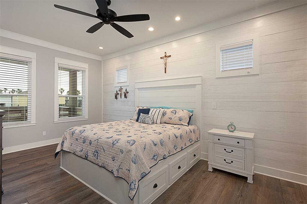 1985 1 Calypso, Crystal Beach, Texas 77650, 3 Bedrooms Bedrooms, 6 Rooms Rooms,3 BathroomsBathrooms,Single-family,For Sale,Calypso,64582187