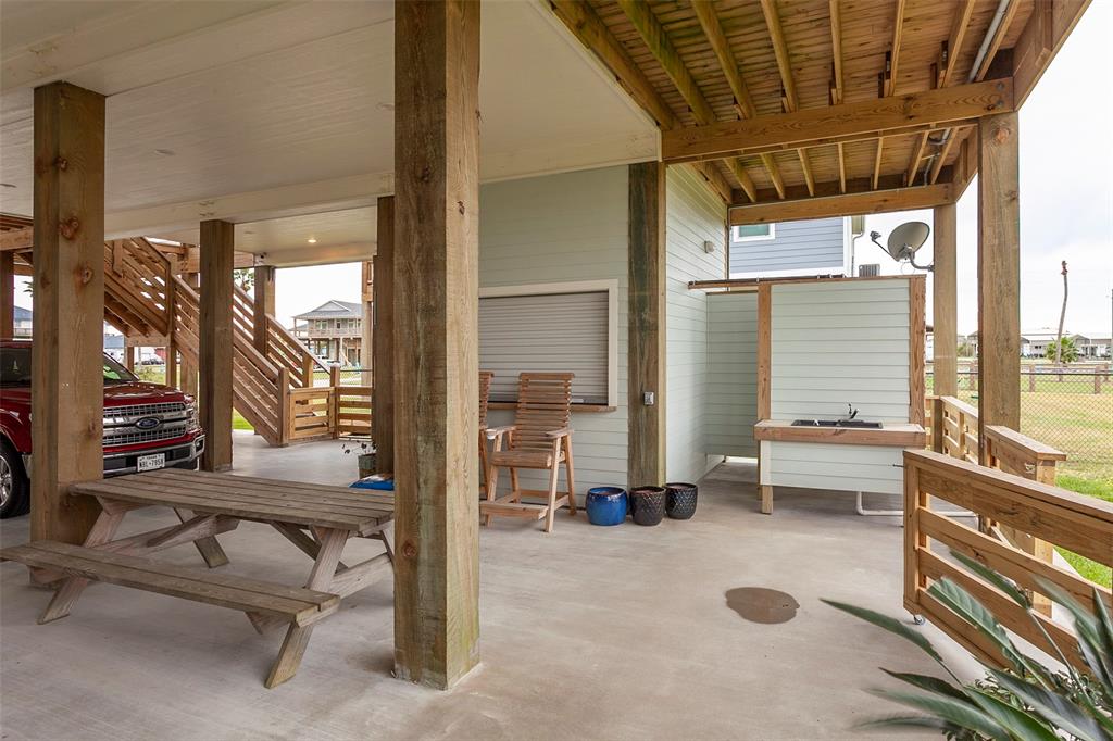 1985 1 Calypso, Crystal Beach, Texas 77650, 3 Bedrooms Bedrooms, 6 Rooms Rooms,3 BathroomsBathrooms,Single-family,For Sale,Calypso,64582187