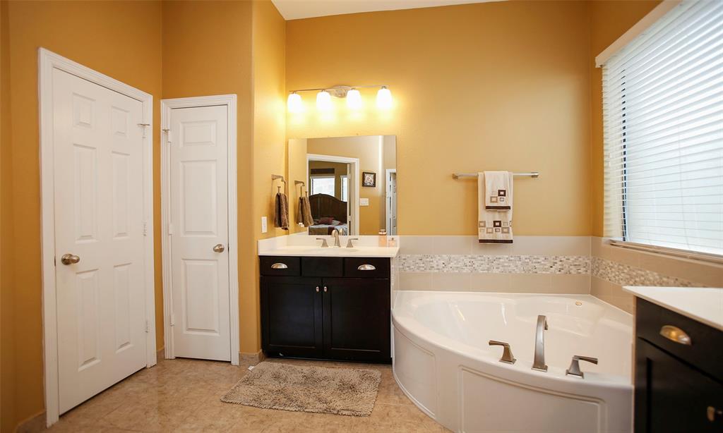 19814 2 Maverick Creek Lane, Cypress, Texas 77433, 5 Bedrooms Bedrooms, 13 Rooms Rooms,4 BathroomsBathrooms,Single-family,For Sale,Maverick Creek,56617205