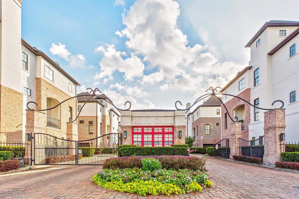9530 3 London Bridge Station, Houston, Texas 77045, 3 Bedrooms Bedrooms, 3 Rooms Rooms,3 BathroomsBathrooms,Single-family,For Sale,London Bridge,71754501